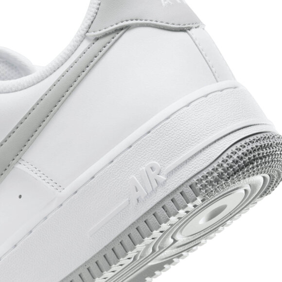 NIKE - M AIR FORCE 1 07